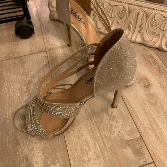 Heels - Picture 4 of 4